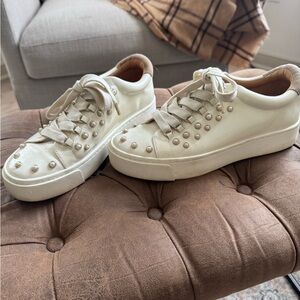 Joie Handan 

Cream Pearl-Studded Sneakers